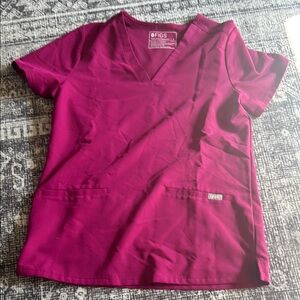 FIGS two pocket scrub top